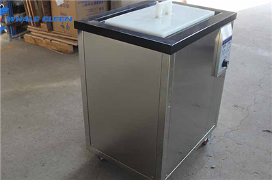 Application advantage of ultrasonic cleaning machine in the hardware industry